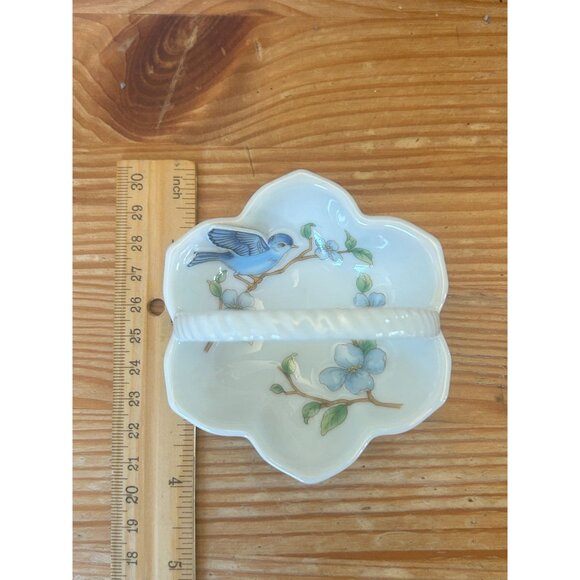 Vintage Hand-Painted Porcelain Floral Basket With Bluebird Design Made in Japan - Picture 4 of 4